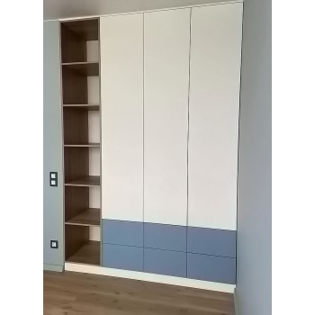 Распашной шкаф 21
